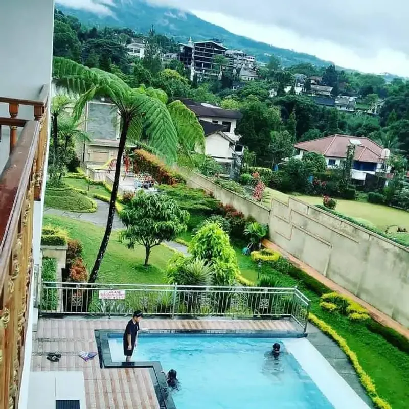 Villa Cisarua Kapasitas 60 Orang untuk Rombongan (Mewah)