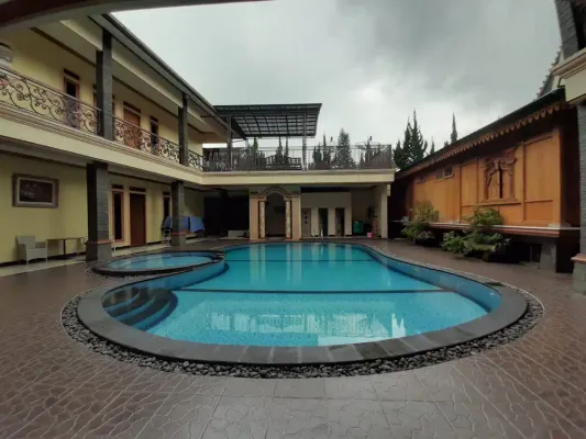 Villa Arisela 10 Kamar Cipanas - Villa di Puncak