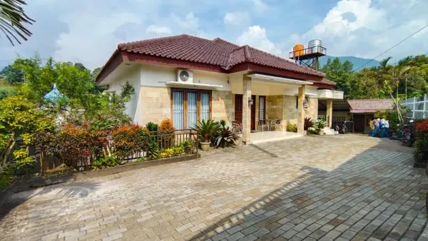 Villa Aisyah Attamimi Cisarua - Villa di Puncak