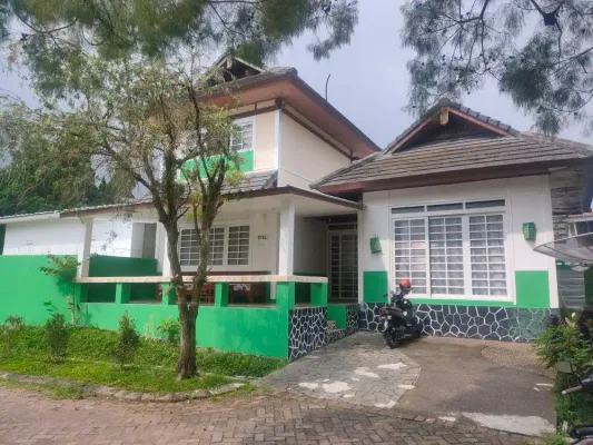 Villa Angga 4 Bedroom Jepang Kota Bunga - Villa di Puncak