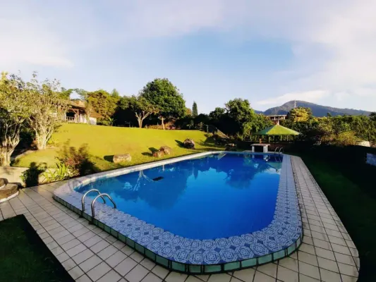 Villa 6 Kamar Dengan Billiard Coolibah - Villa di Puncak