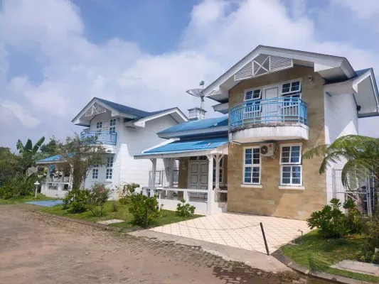 Villa Bu Rosi Q5-22 3 Bedroom Kota Bunga - Villa di Puncak