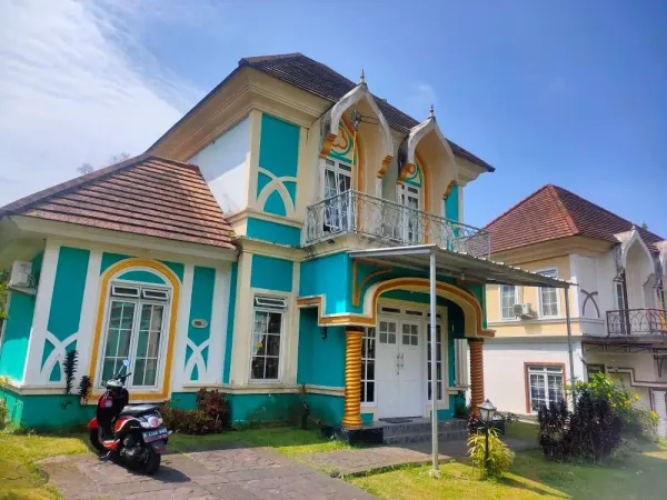Villa Bb15 Kota bunga
